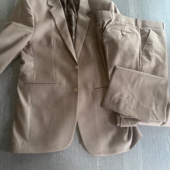 Men's suit - tan - custom made - 39R - $70 - Picture 5 of 8